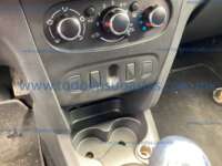 Renault Sandero 2017 5p Expression L4/1.6 Man 2017 Renault Sandero Ingreso Interiores 11