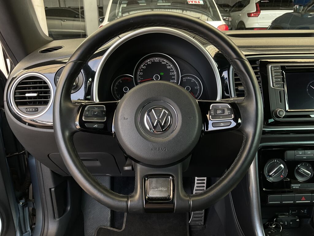 Volkswagen Beetle 2018 2p Sound L5/2.5 Tiptronic 2018 Volkswagen Beetle Venta Interiores 1