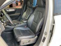 Volvo XC40 2022 5p Momentum T4 L4/2.0/T Aut 2022 Volvo XC40 Venta Interiores 20