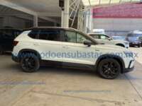 Volkswagen Taos 2022 5p Highline L4/1.4/T Tiptronic IMG_5181