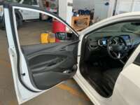 Chevrolet Onix 2024 4p Premier Redline L3/1.0/T Aut IMG_3816