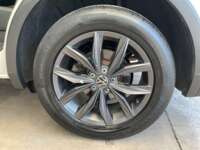 Volkswagen Tiguan 2023 5p Comfortline L4/1.4/T DSG 2023 Volkswagen Tiguan Venta Llantas 4