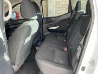 Nissan NP300 Frontier 2022 4p XE L4/2.5 Man 2022 Nissan NP300 Frontier Venta Interiores 18