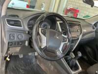 Mitsubishi L200 2022 4p GLX Doble Cabina L4/2.4/T Diesel Man 4X4 2022 Mitsubishi L200 Venta Interiores 1