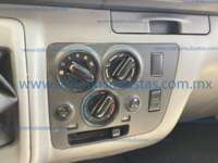 Nissan Urvan 2021 4p Amplia L4/2.5 Man Ventanas P/Seg 2021 Nissan Urvan Ingreso Interiores 8