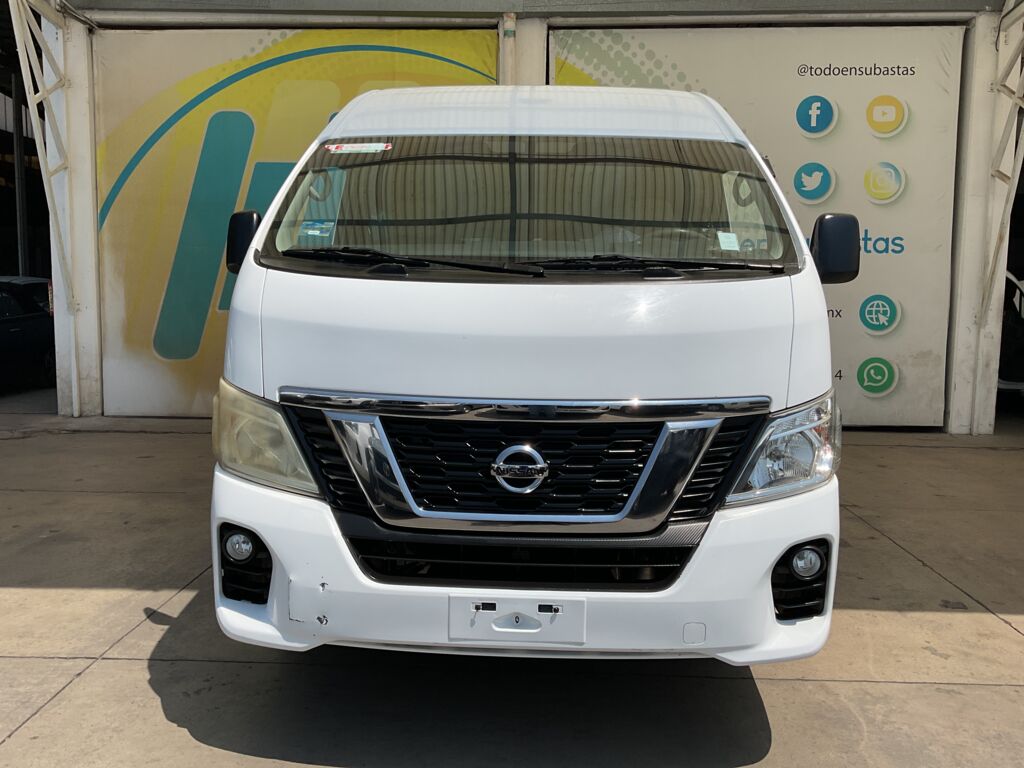 Nissan Urvan 2021 4p Amplia L4/2.5 Man Ventanas P/Seg 2021 Nissan Urvan Venta Exteriores 2