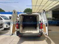 Peugeot Expert Van 2019  IMG_4090