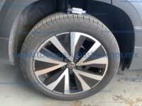 Volkswagen Taos 2022 5p Highline L4/1.4/T Tiptronic IMG_2246