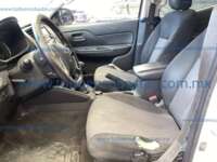 Mitsubishi L200 2022 4p GLX Doble Cabina L4/2.4 Man 2022 Mitsubishi L200 Ingreso Interiores 1