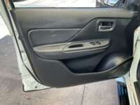 Mitsubishi L200 2022 4p GLX Doble L4/2.5/T Diesel Man 4x4 2022 Mitsubishi L200 Venta Interiores 16