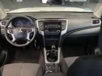 Mitsubishi L200 2022 4p GLX Doble L4/2.5/T Diesel Man 4x4 2022 Mitsubishi L200 Venta Interiores 4