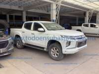 Mitsubishi L200 2022 4p GLX Doble Cabina L4/2.4/T Diesel Man 4X4 IMG_4310