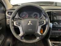 Mitsubishi L200 2022 4p GLX Doble Cabina L4/2.4/T Diesel Man 4X4 2022 Mitsubishi L200 Venta Interiores 1