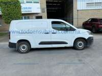 Peugeot Partner 2021 5p L4/1.6/T Diesel Man 2021 Peugeot Partner Ingreso Exteriores 4