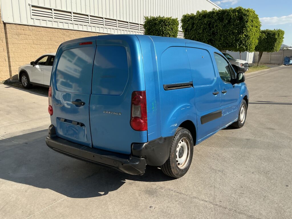 Peugeot Partner 2019 5p L4/1.6/T Diesel Man 2019 Peugeot Partner Venta Exteriores 5