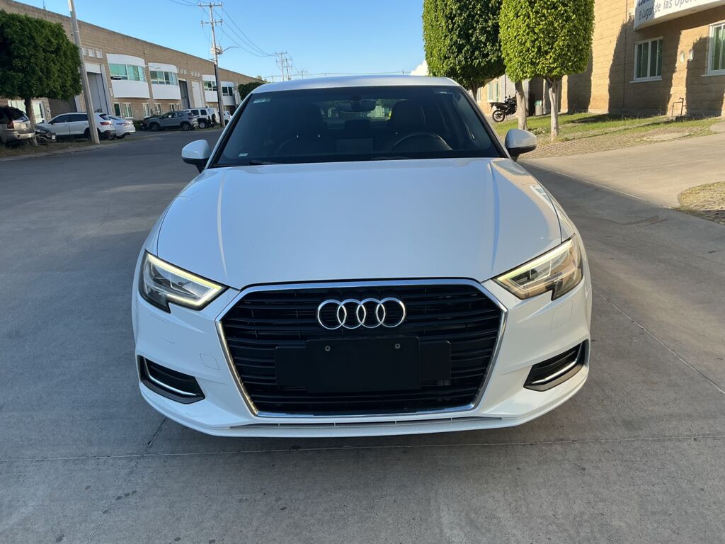 Audi A3 2020 4p Sedán 35 Select L4/2.0/T S-Tronic 2020 Audi A3 Venta Exteriores 2