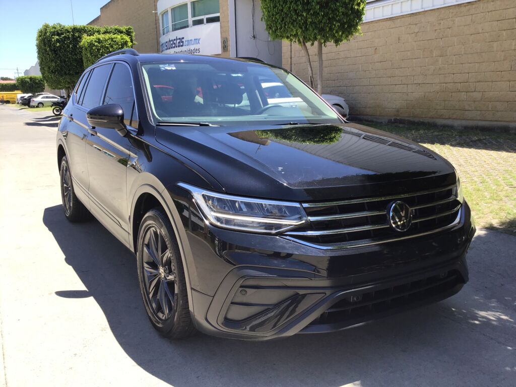Volkswagen Tiguan 2024 5p Comfortline L4/1.4/T Aut 2024 Volkswagen Tiguan Venta Exteriores 4