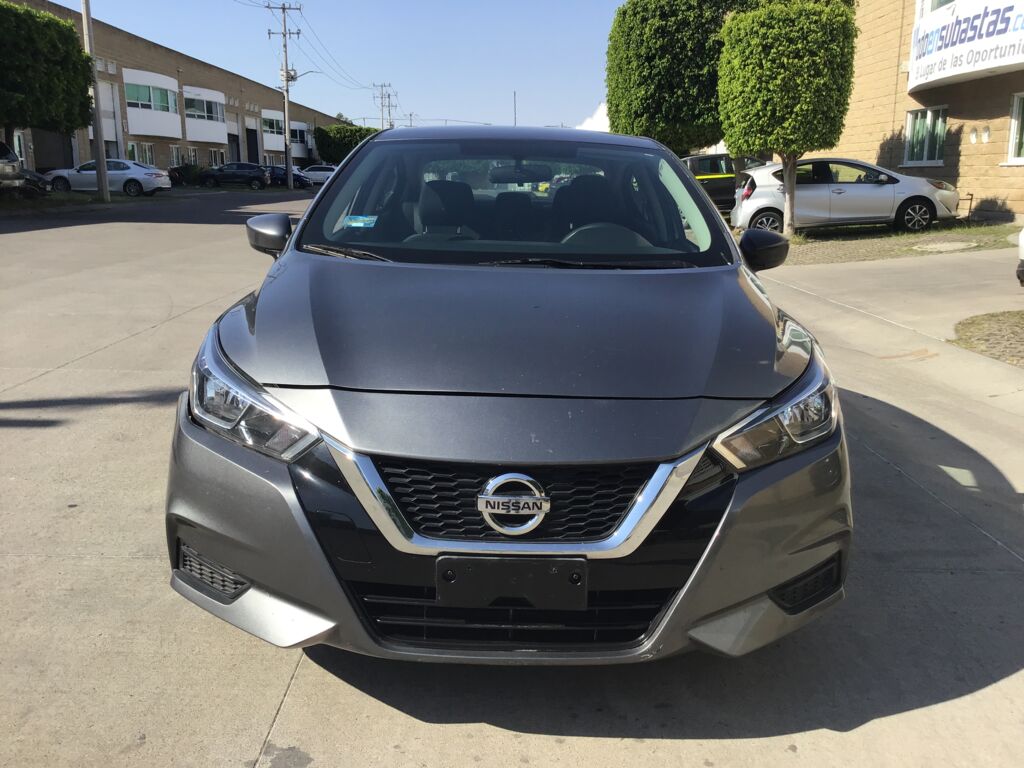 Nissan Versa 2020 4p Sense L4/1.6 CVT Línea Nueva 2020 Nissan Versa Venta Exteriores 2