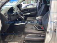Nissan NP300 Frontier 2022  2022 Nissan NP300 Frontier Ingreso Interiores 1