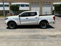 Nissan NP300 Frontier 2022 4p XE L4/2.5 Man 2022 Nissan NP300 Frontier Ingreso Exteriores 8
