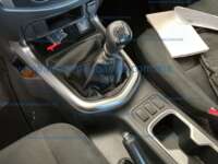 Nissan NP300 Frontier 2022 4p XE L4/2.5 Man 2022 Nissan NP300 Frontier Ingreso Interiores 13