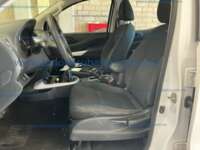 Nissan NP300 Frontier 2022 4p XE L4/2.5 Man 2022 Nissan NP300 Frontier Ingreso Interiores 16