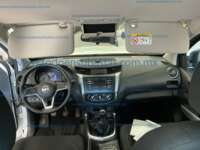 Nissan NP300 Frontier 2022 4p XE L4/2.5 Man 2022 Nissan NP300 Frontier Ingreso Interiores 19