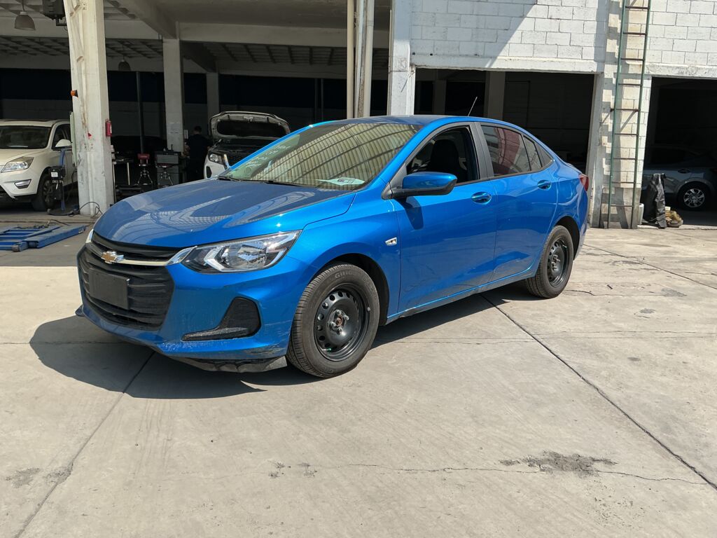Chevrolet Onix 2025 4p LS L3/1.0/T Aut IMG_8412