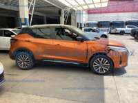 Nissan Kicks 2021 5p Platino Bitono L4/1.6 CVT 2021 Nissan Kicks Ingreso Exteriores 3
