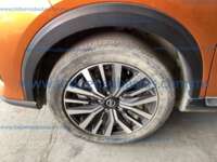 Nissan Kicks 2021 5p Platino Bitono L4/1.6 CVT 2021 Nissan Kicks Ingreso Llantas 9