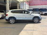 Volkswagen Taos 2022 5p Comfortline L4/1.4/T Tiptronic IMG_3039
