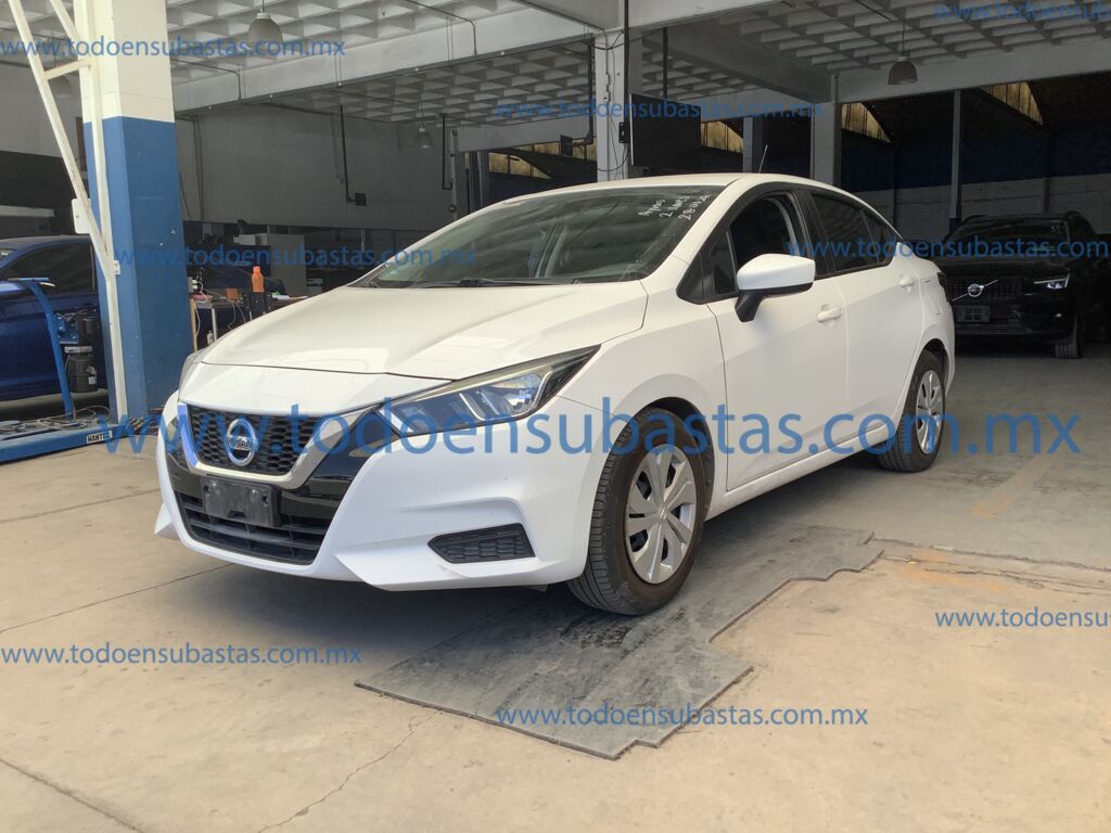 Nissan Versa 2021 4p Sense L4/1.6 Aut IMG_4080