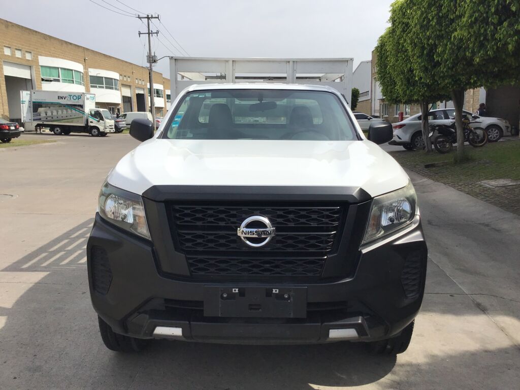 Nissan NP300 Estacas 2021 2p L4/2.5 Man A/A Línea Nueva 2021 Nissan NP300 Estacas Venta Exteriores 2