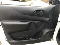 Nissan NP300 Estacas 2021 2p L4/2.5 Man A/A Línea Nueva 2021 Nissan NP300 Estacas Venta Interiores 11