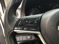 Nissan NP300 Estacas 2021 2p L4/2.5 Man A/A Línea Nueva 2021 Nissan NP300 Estacas Venta Interiores 5