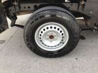 Nissan NP300 Estacas 2021 2p L4/2.5 Man A/A Línea Nueva 2021 Nissan NP300 Estacas Venta Llantas 4