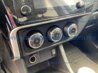 Toyota Corolla 2017 4p Base L4/1.8 CVT   2017 Toyota Corolla Ingreso Interiores 10