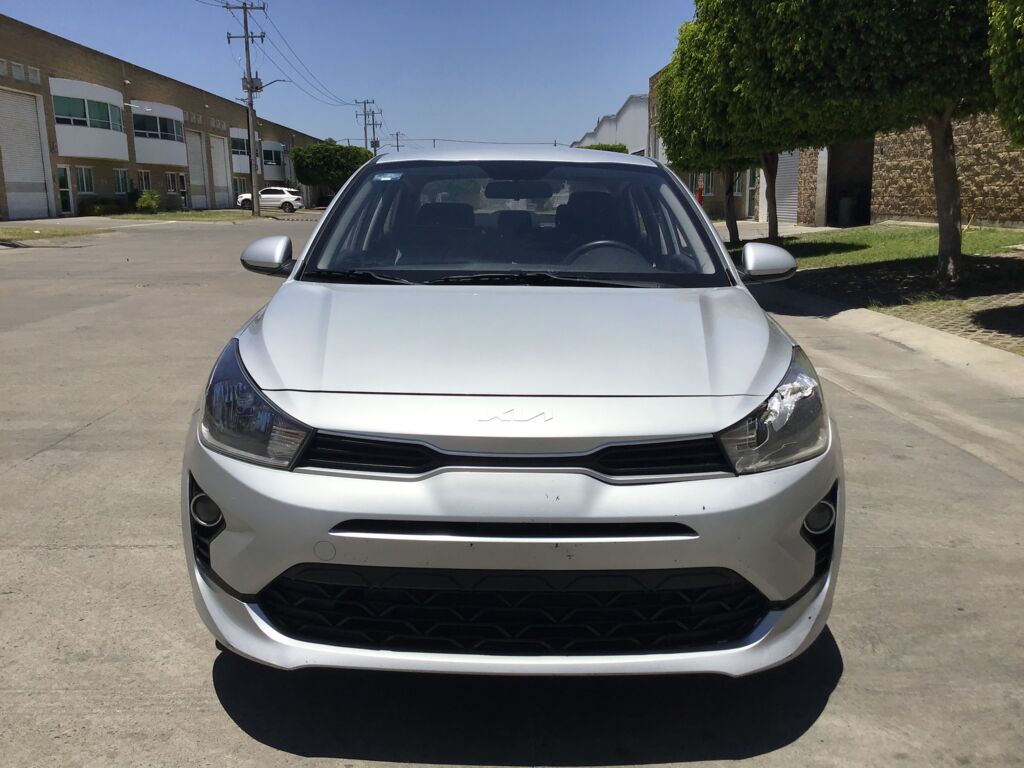 Kia Rio 2023 4p Sedán LX L4/1.6 Aut 2023 Kia Rio Venta Exteriores 2
