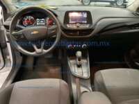 Chevrolet Onix 2021 4p LS L3/1.0/T Aut IMG_9539