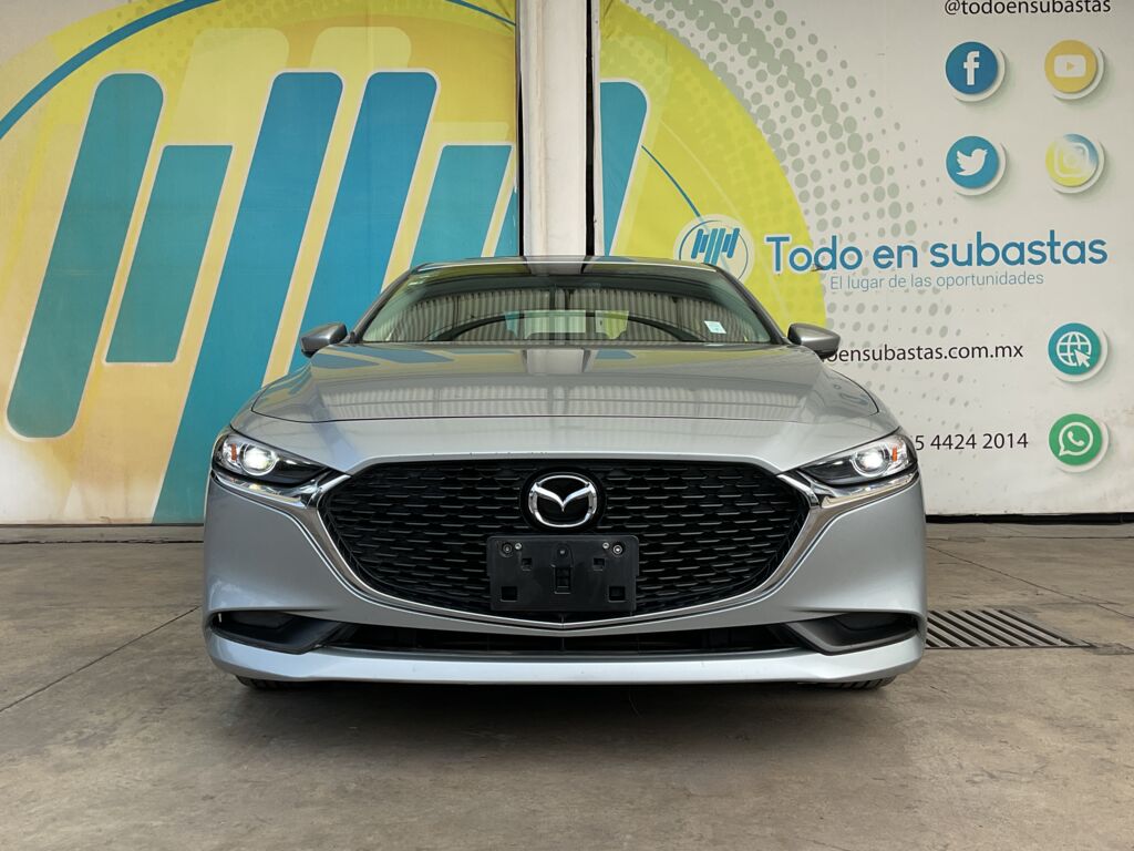 Mazda 3 2021 4p Sedán i Sport L4/2.5 Skyactive-Drive 2021 Mazda 3 Venta Exteriores 2