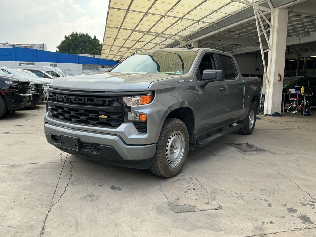 Chevrolet Silverado 2024 4p Custom Doble Cabina 4x4 V8/5.3 Aut IMG_0378