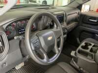 Chevrolet Silverado 2024 4p Custom Doble Cabina 4x4 V8/5.3 Aut IMG_0398
