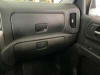 Chevrolet Silverado 2024 4p Custom Doble Cabina 4x4 V8/5.3 Aut IMG_0407