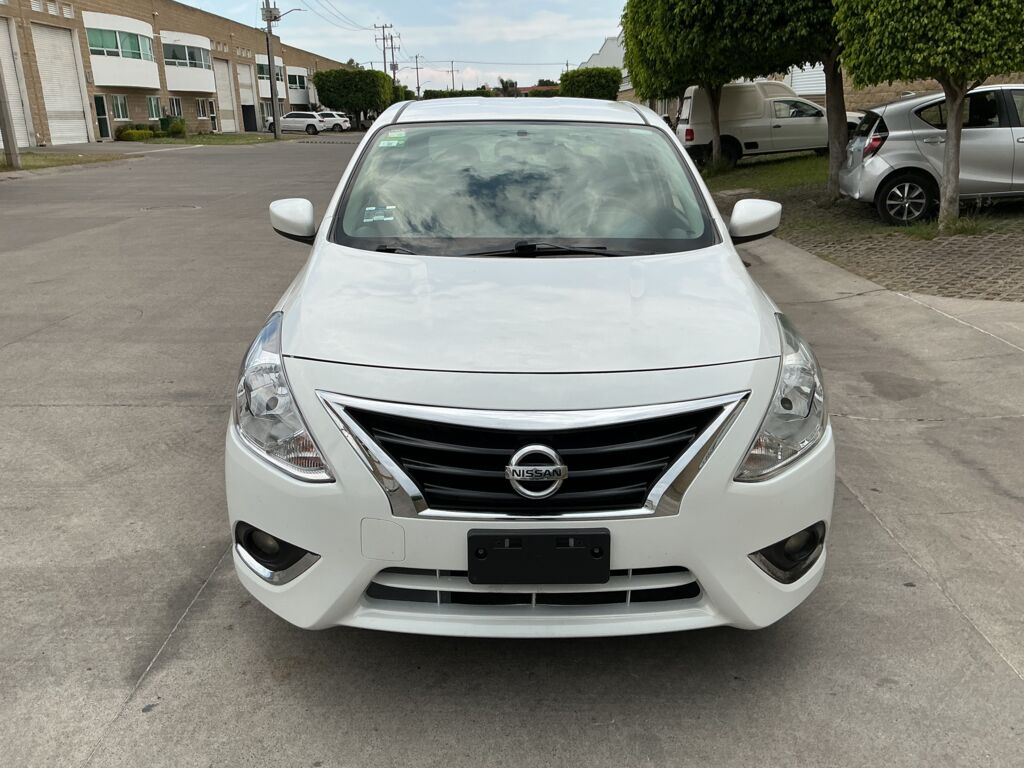 Nissan Versa 2019 4p Advance L4/1.6 Man 2019 Nissan Versa Venta Exteriores 2