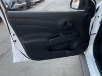 Nissan V-Drive 2022 4p L4/1.6 Man 2022 Nissan V-Drive Venta Interiores 16