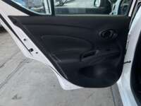 Nissan V-Drive 2022 4p L4/1.6 Man 2022 Nissan V-Drive Venta Interiores 18