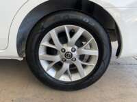 Nissan V-Drive 2022 4p L4/1.6 Man 2022 Nissan V-Drive Venta Llantas 4