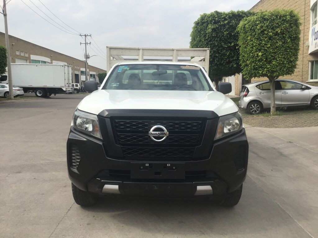 Nissan NP300 Estacas 2021 2p L4/2.5 Man A/A Línea Nueva 2021 Nissan NP300 Estacas Venta Exteriores 2