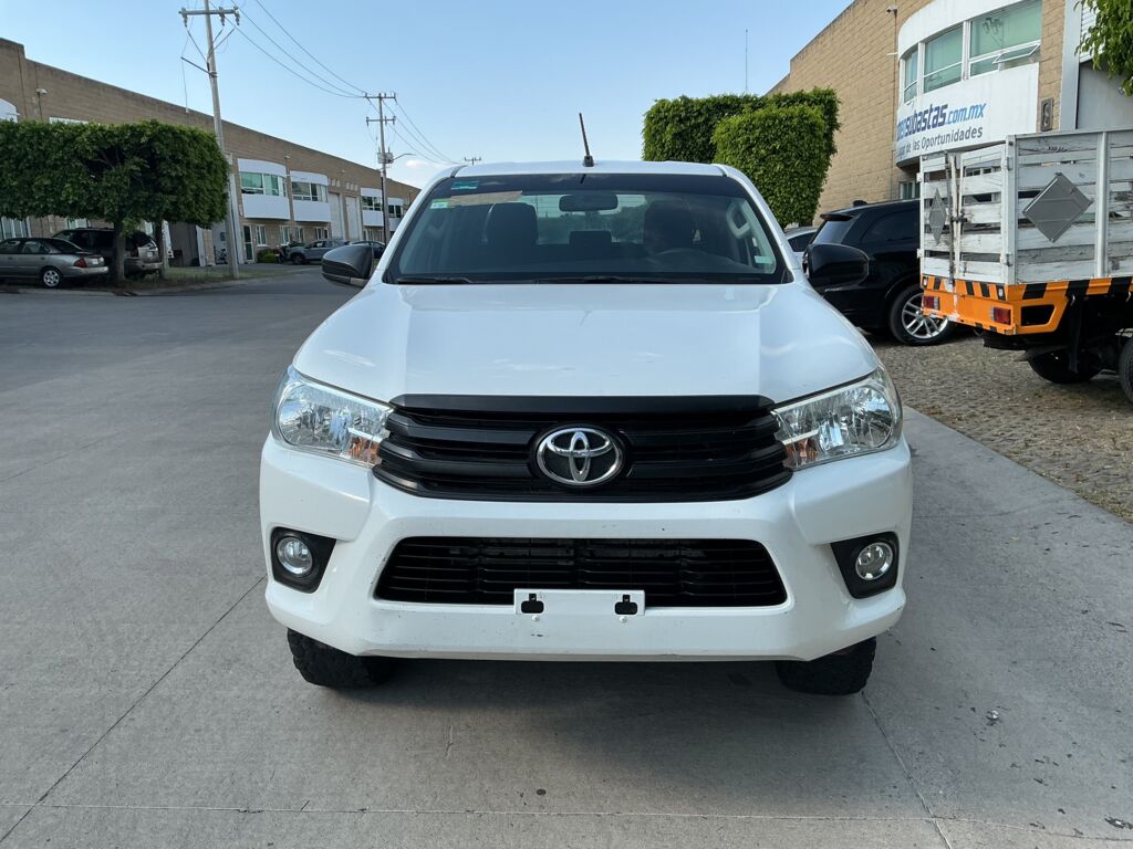 Toyota Hilux 2022 4p Doble Cabina Diesel L4/2.8/T Man 4X4 2022 Toyota Hilux Venta Exteriores 2