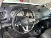 Nissan NP300 Estacas 2021 2p L4/2.5 Man A/A Línea Nueva 2021 Nissan NP300 Estacas Venta Interiores 1